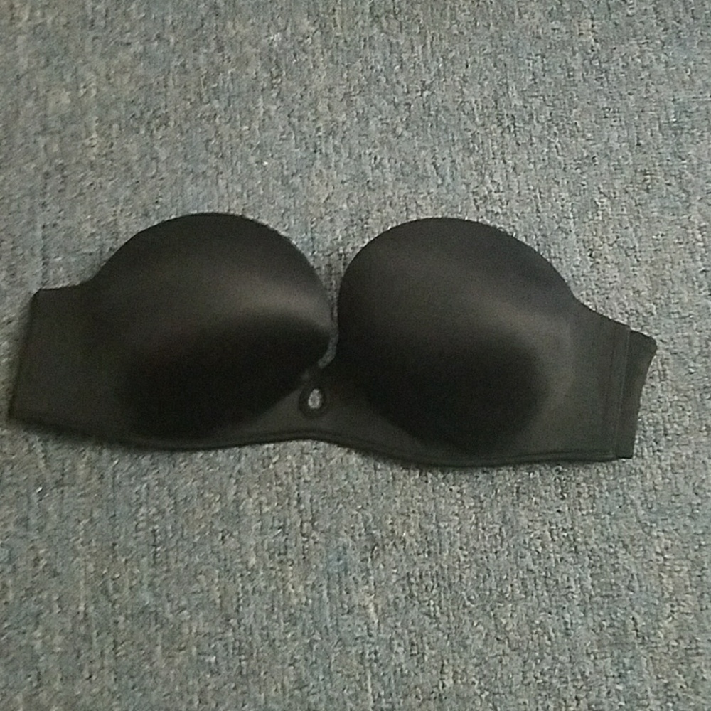 Black Victoria's Secret strapless push up bra
